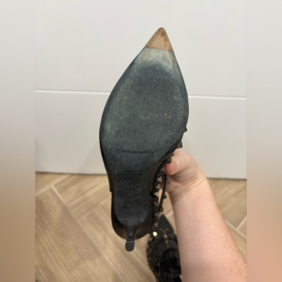 Valentino Garavani Noir 100MM Rockstud Slingback - Picture 12 of 16